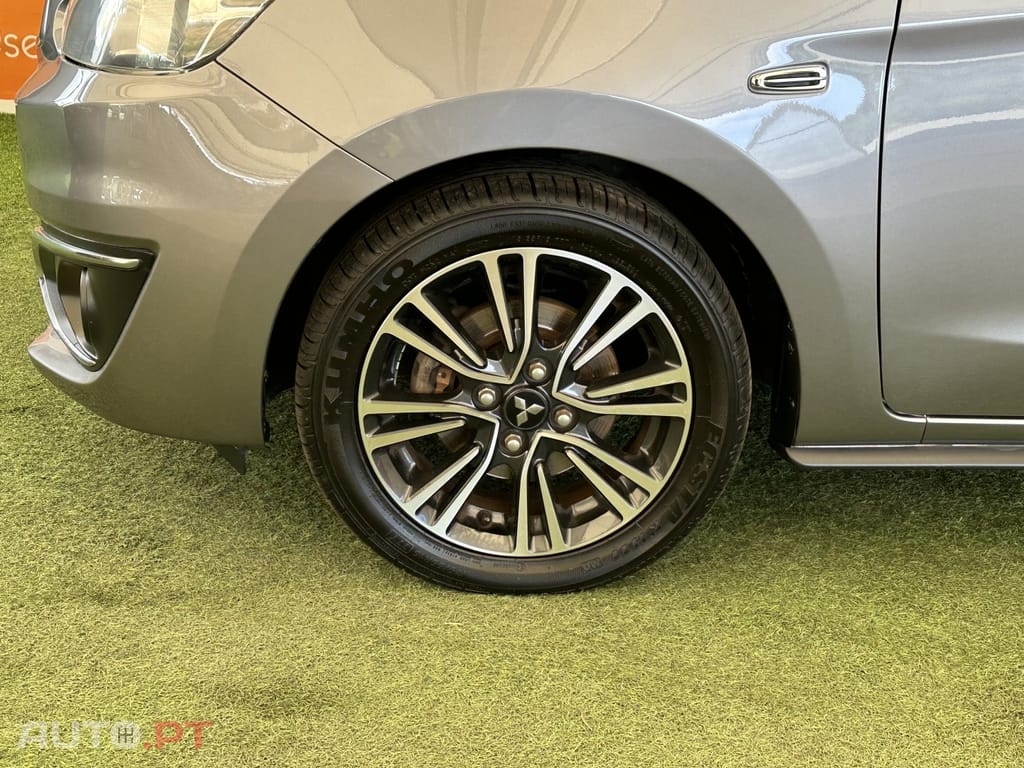 Mitsubishi Space Star 1.2 Intense Connect Edition