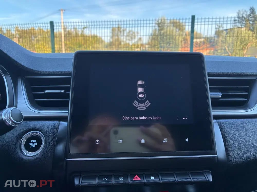 Renault Captur 1.6 HYBRID E-TECH INTENS