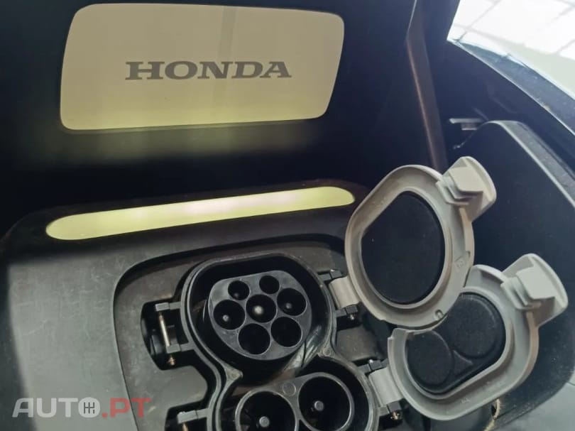 Honda e Advance (17")