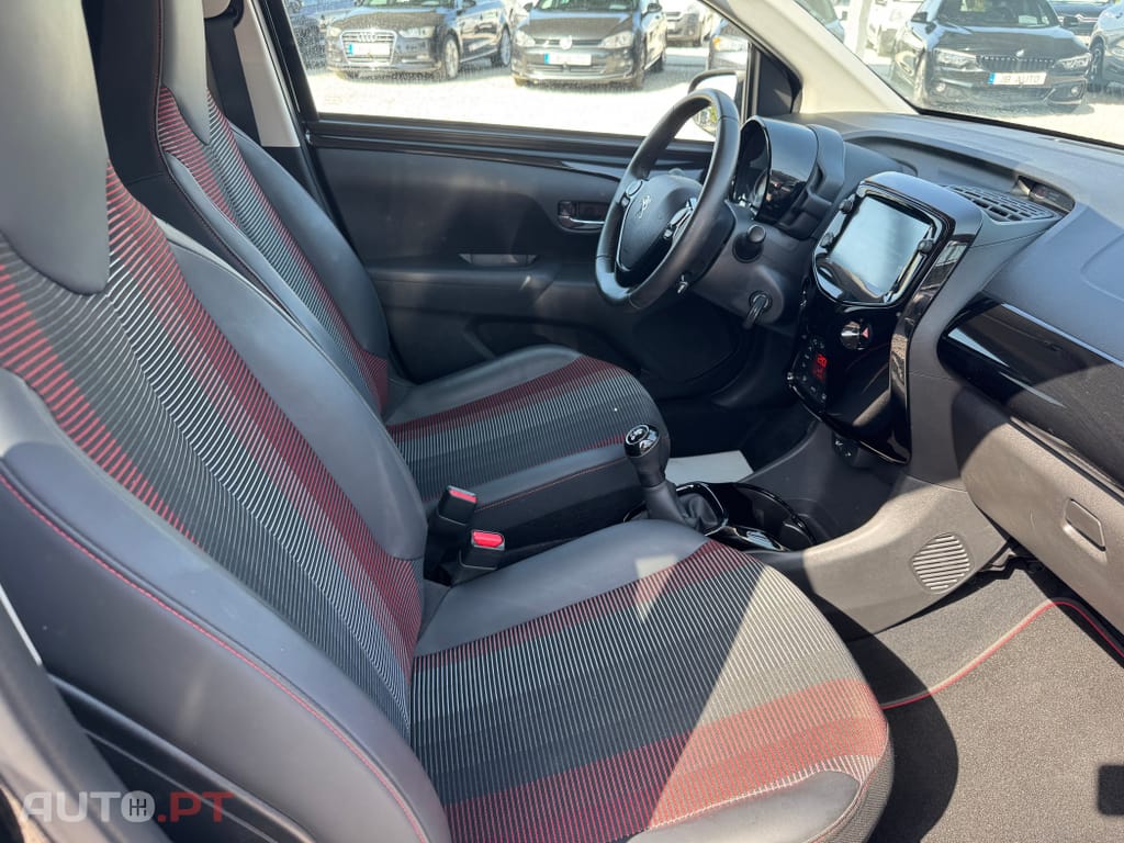 Peugeot 108 Outro
