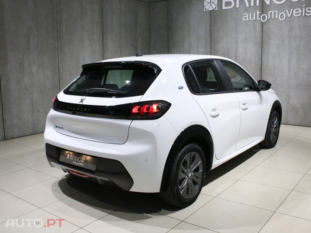 Peugeot E-208 50 kWh Active Pack