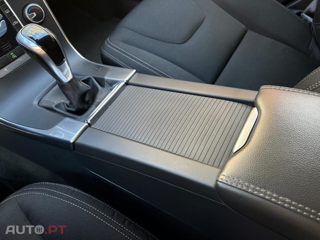 Volvo V60 2.0 D2 Momentum