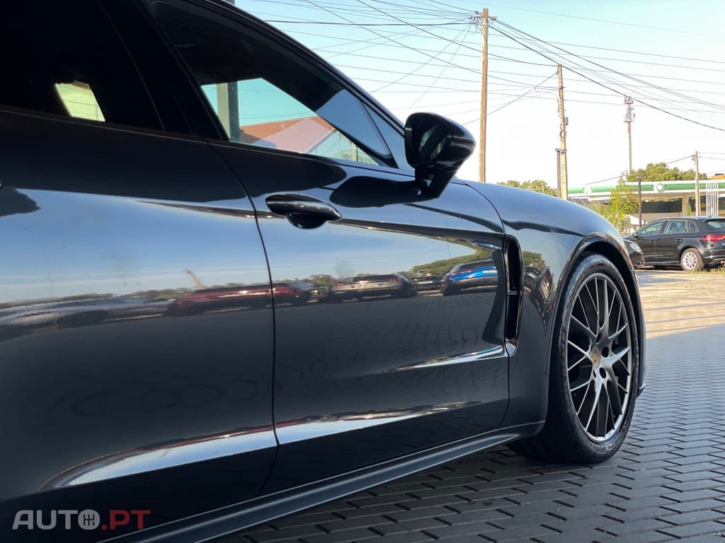 Porsche Panamera 4 E-Hybrid