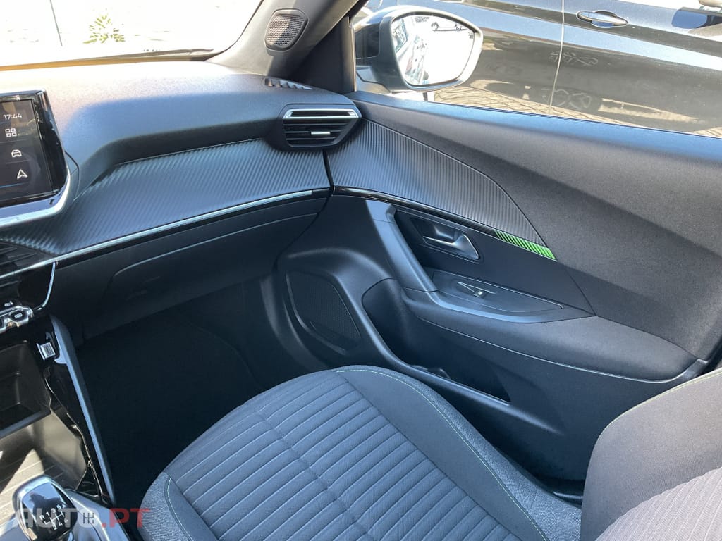 Peugeot 2008 1.2 PureTech Active Pack
