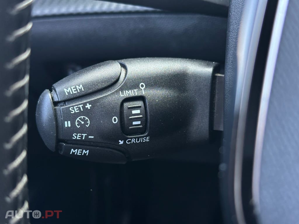 Peugeot 2008 PureTech 100 Allure