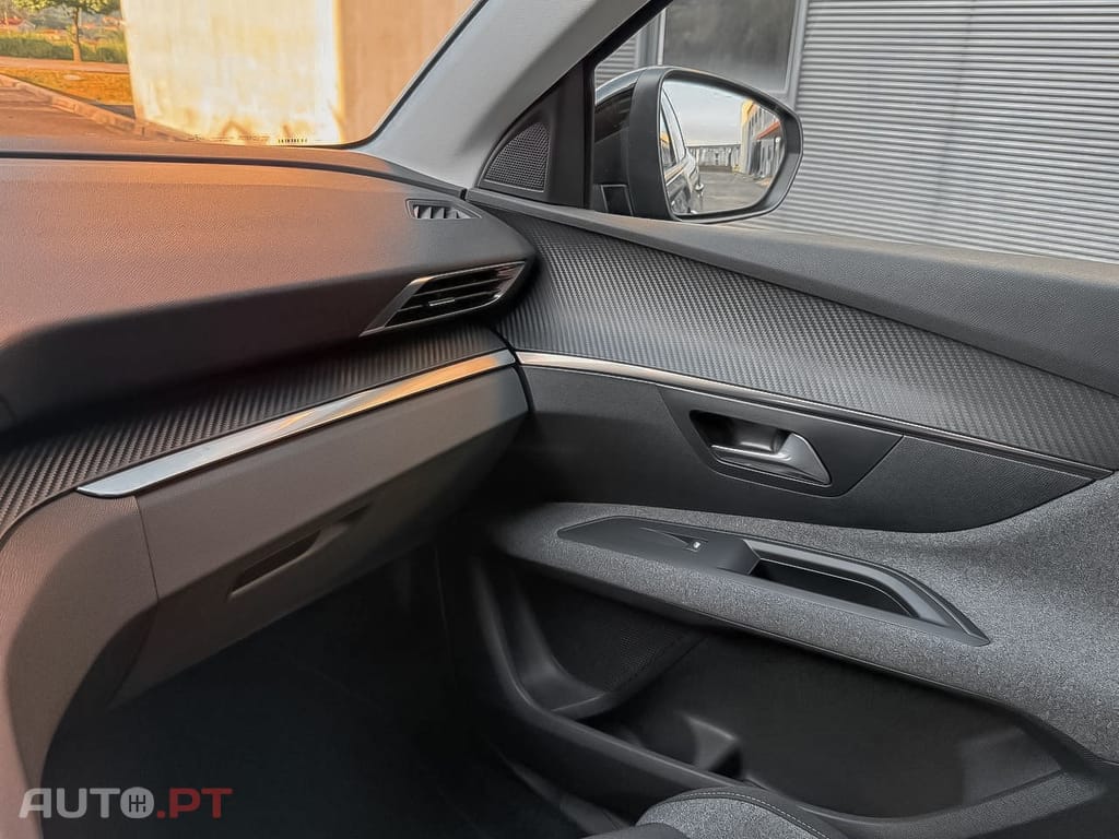 Peugeot 3008 PureTech 130 Stop & Start GPF EAT8 Active Pack
