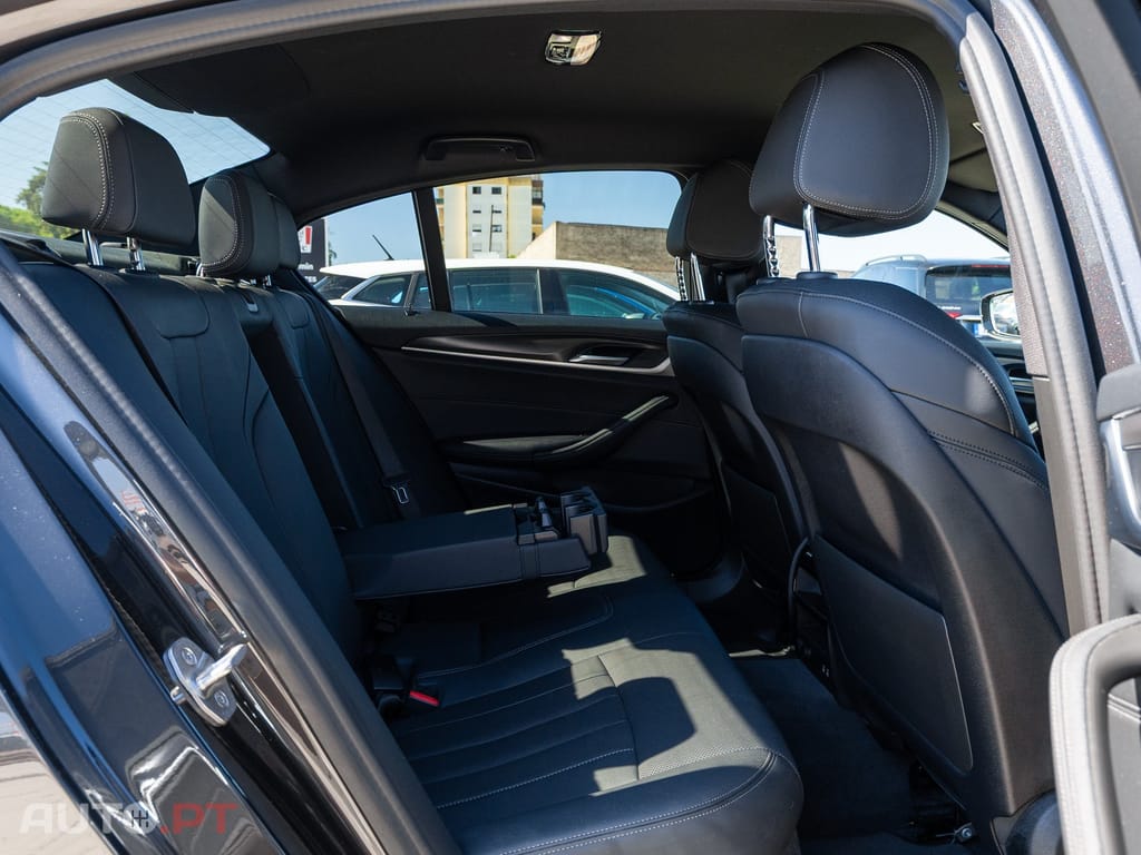 BMW 530 e Pack M — fotografia 15