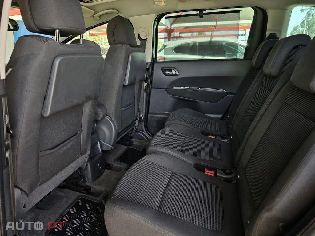 Peugeot 5008 1.6 e-HDi 7L Allure 2-Tronic