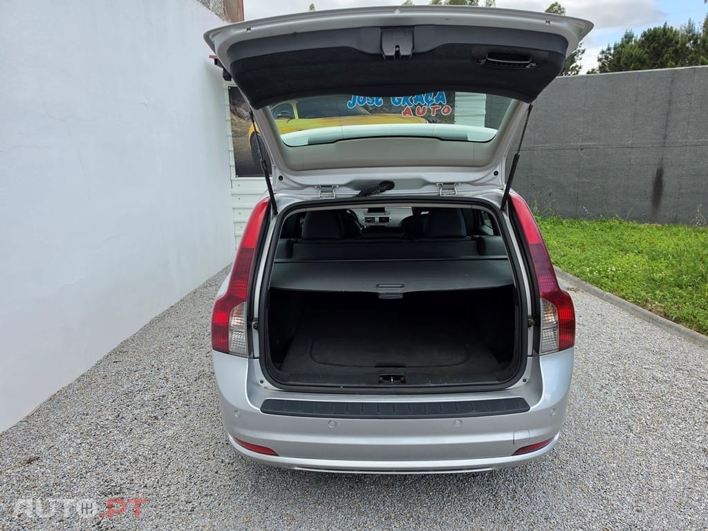 Volvo V50 1.6 D R-Design — fotografia 5