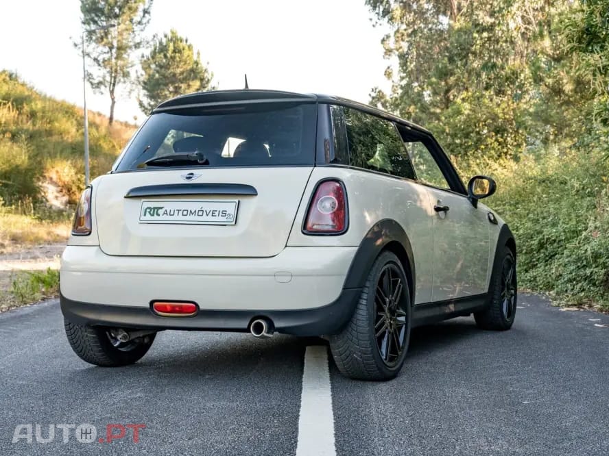 MINI Cooper Cooper D