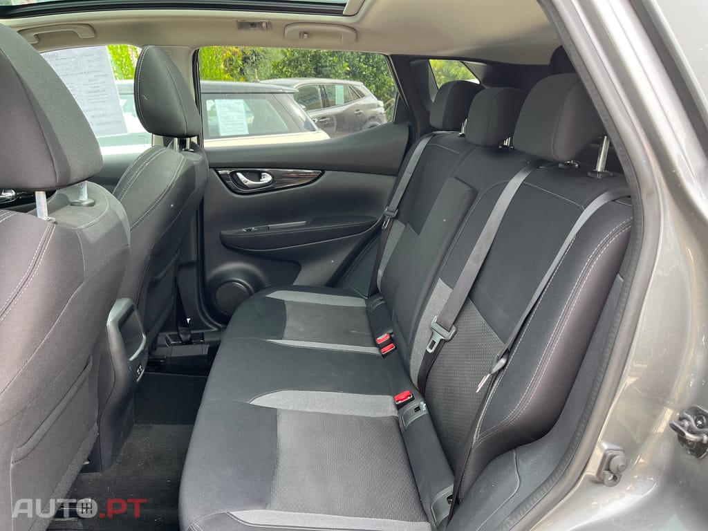 Nissan Qashqai Connecta JLL 18