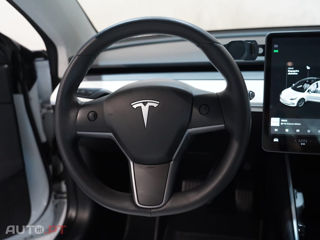 Tesla Model 3 Tração Traseira