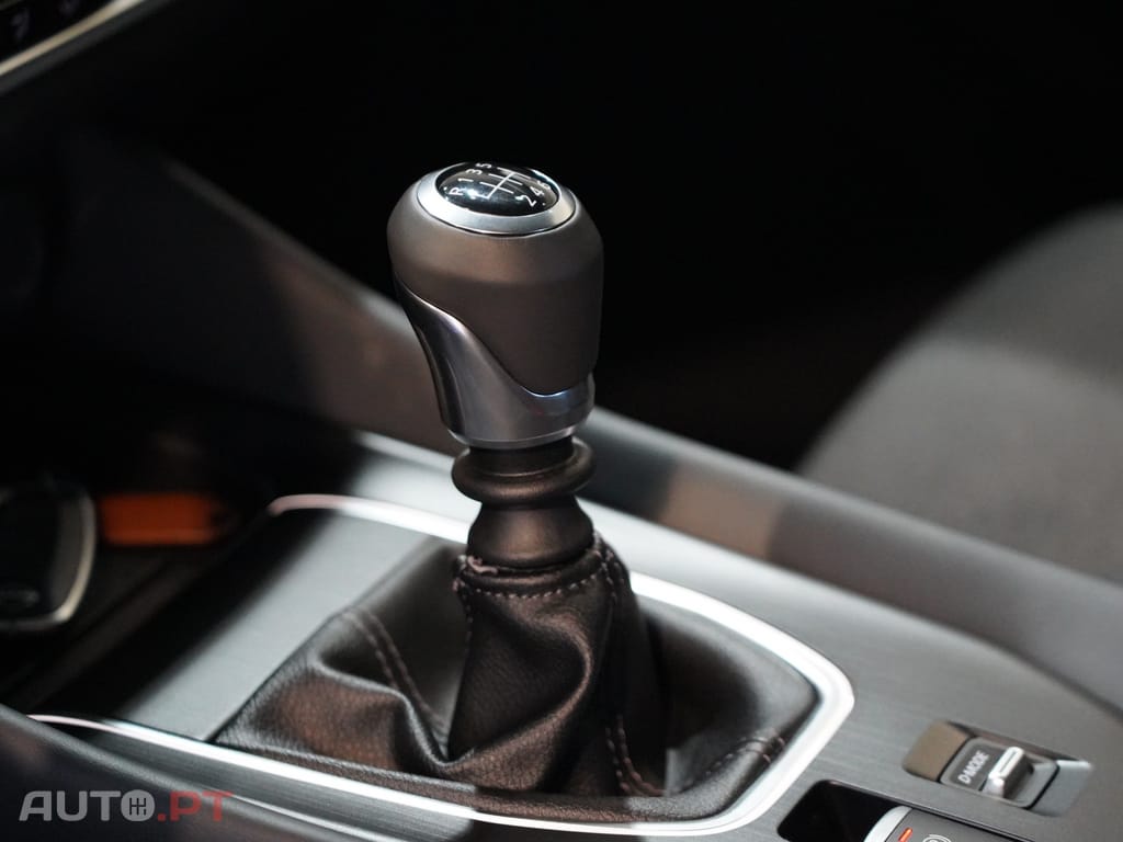 Nissan Qashqai 1.3 DIG-T N-Connecta LED+TT+SKY