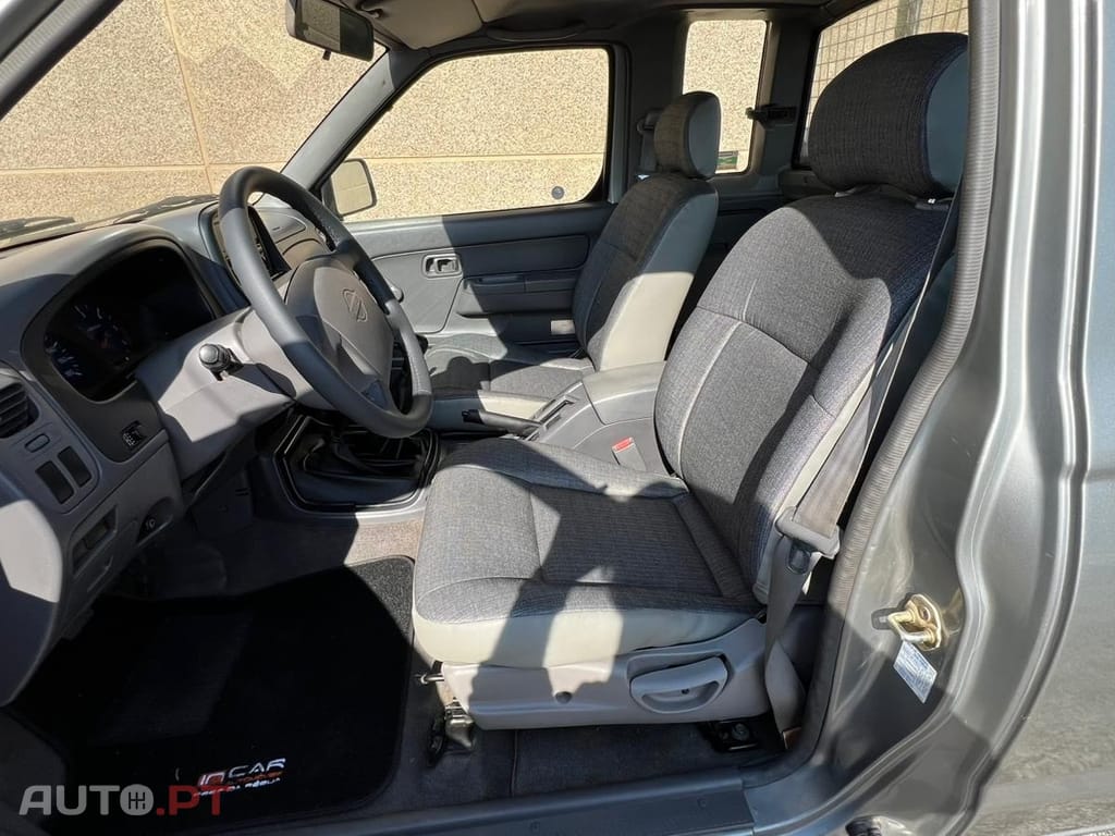 Nissan Navara 2.5 td