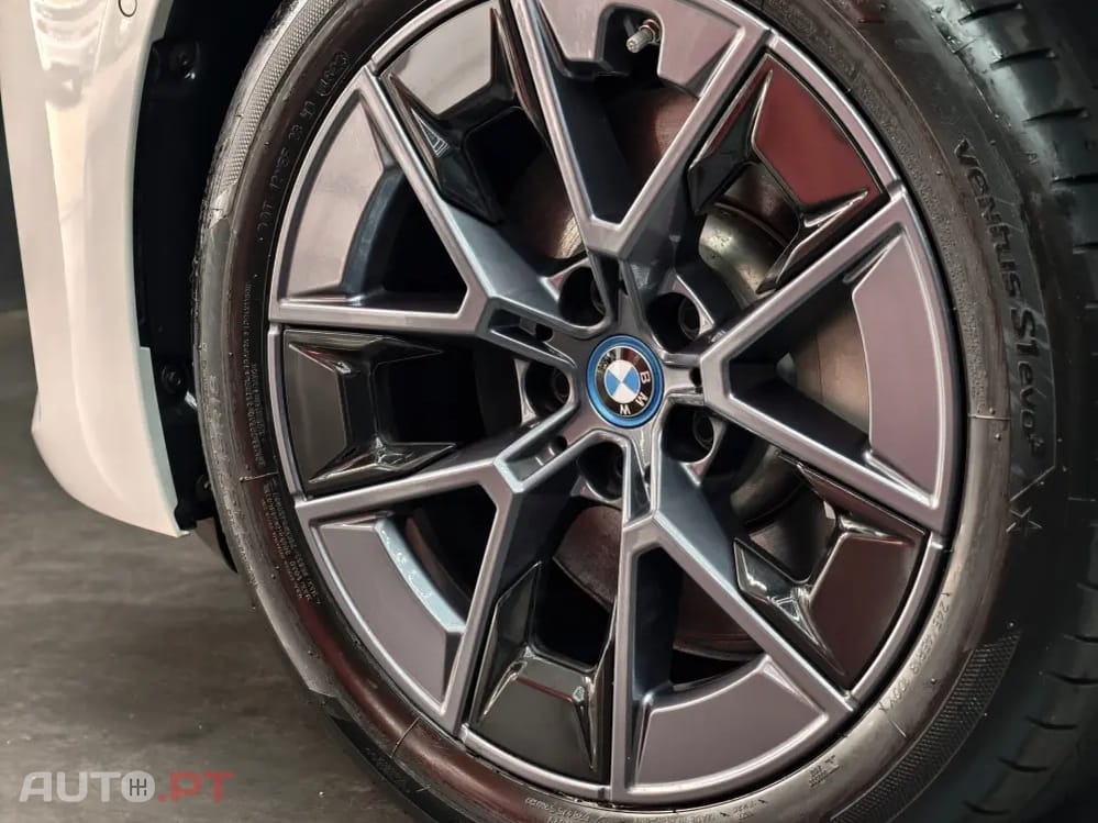 BMW i4 eDrive40