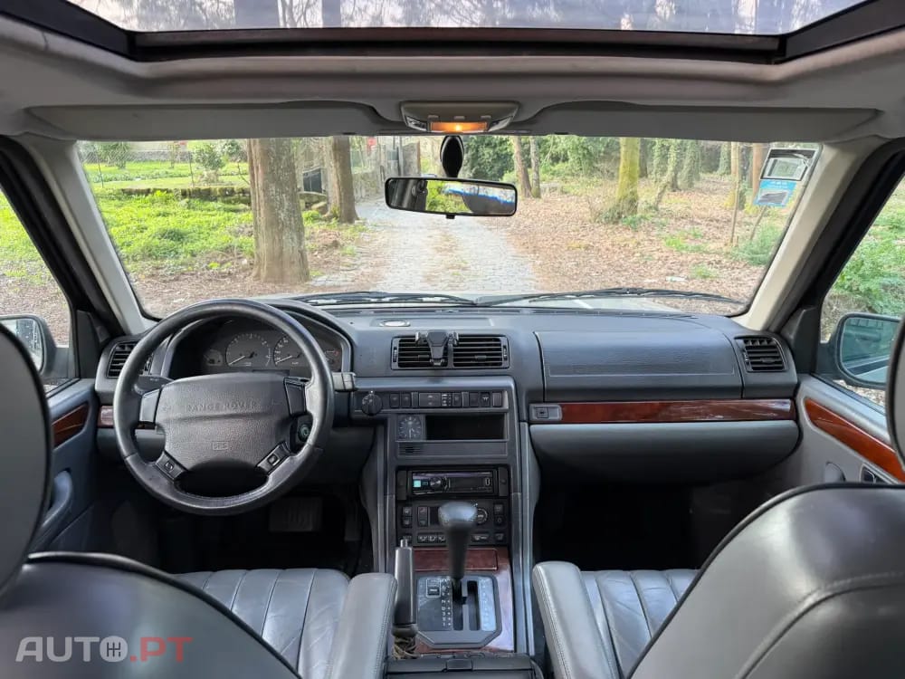 Land Rover Range Rover Outro