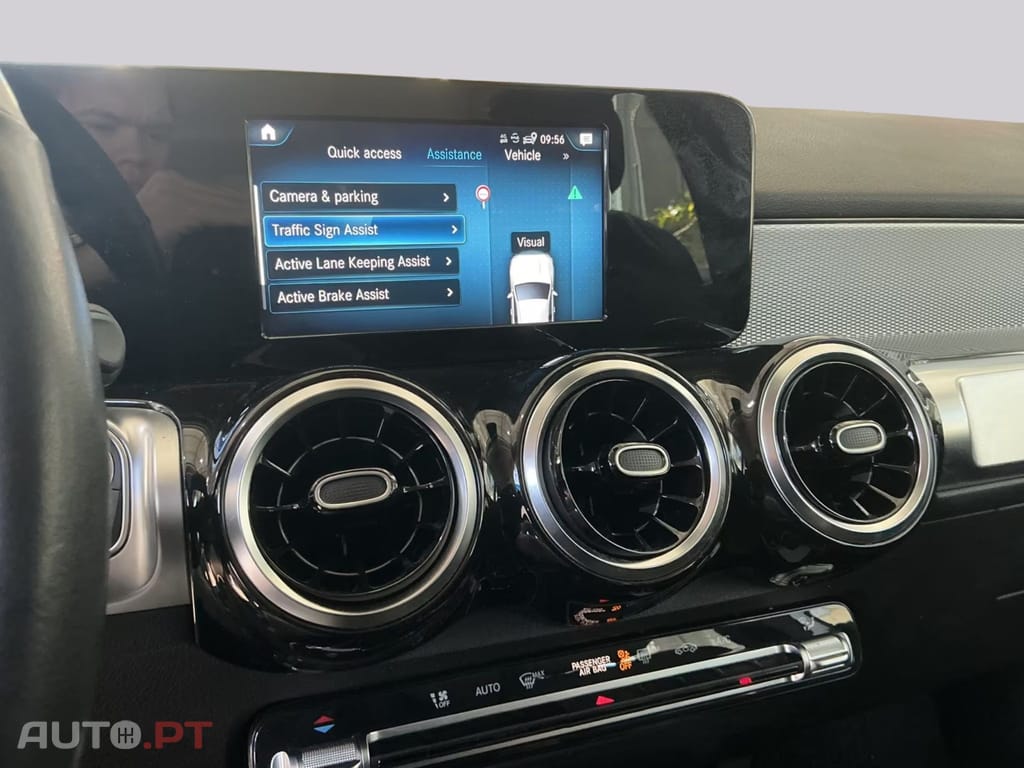 Mercedes-Benz GLB 200 Business I.V.A DEDUTIVEL 