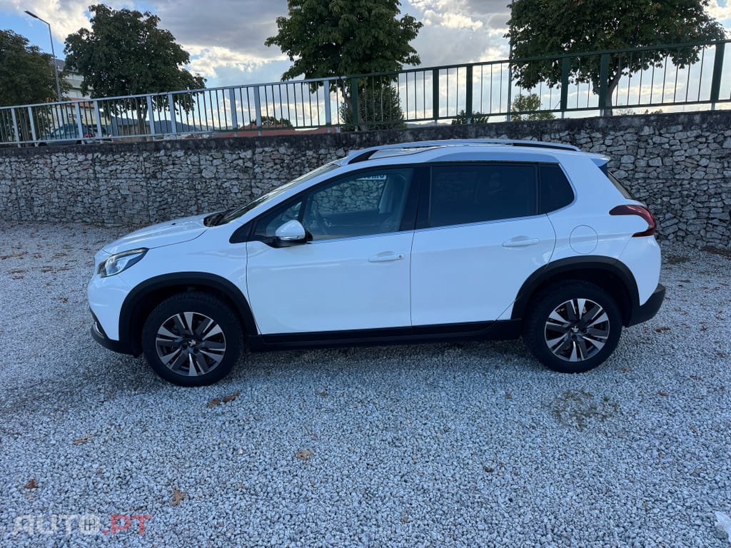 Peugeot 2008 1.2 PureTech Allure