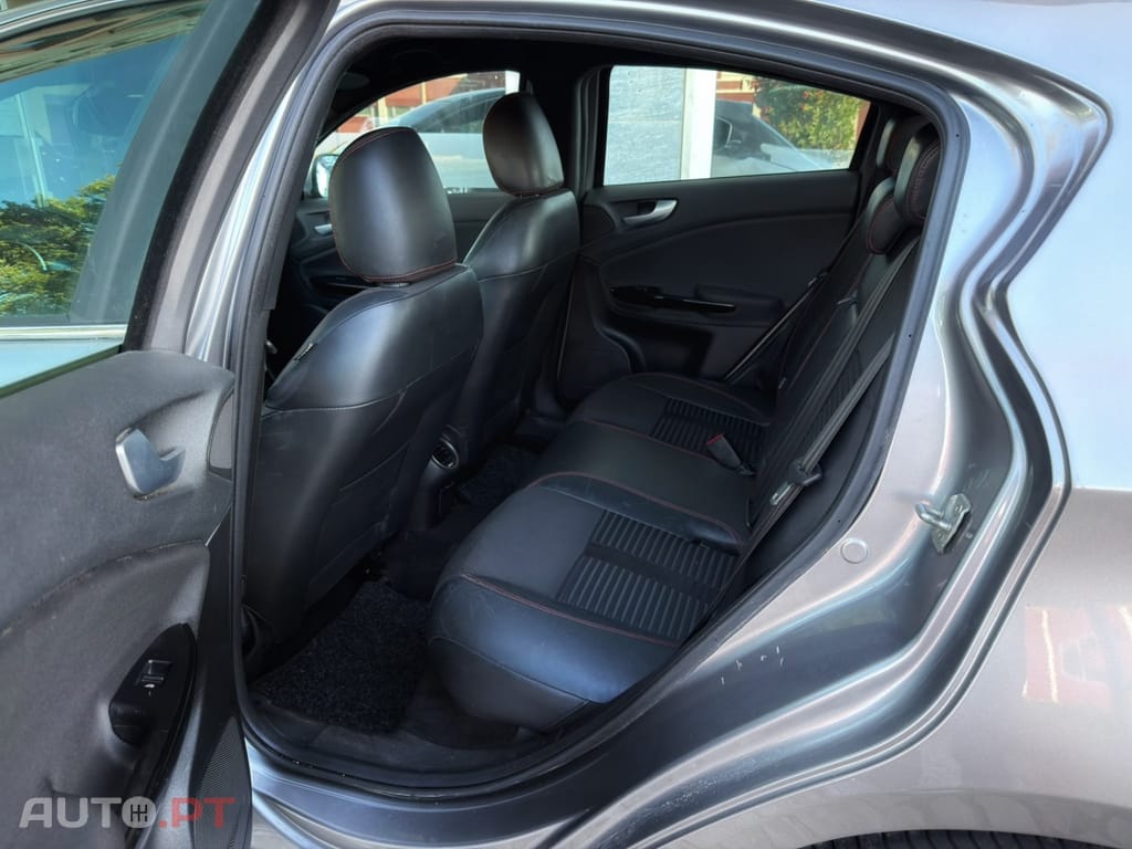 Alfa Romeo Giulietta 1.6 JTDm Distinctive 57X