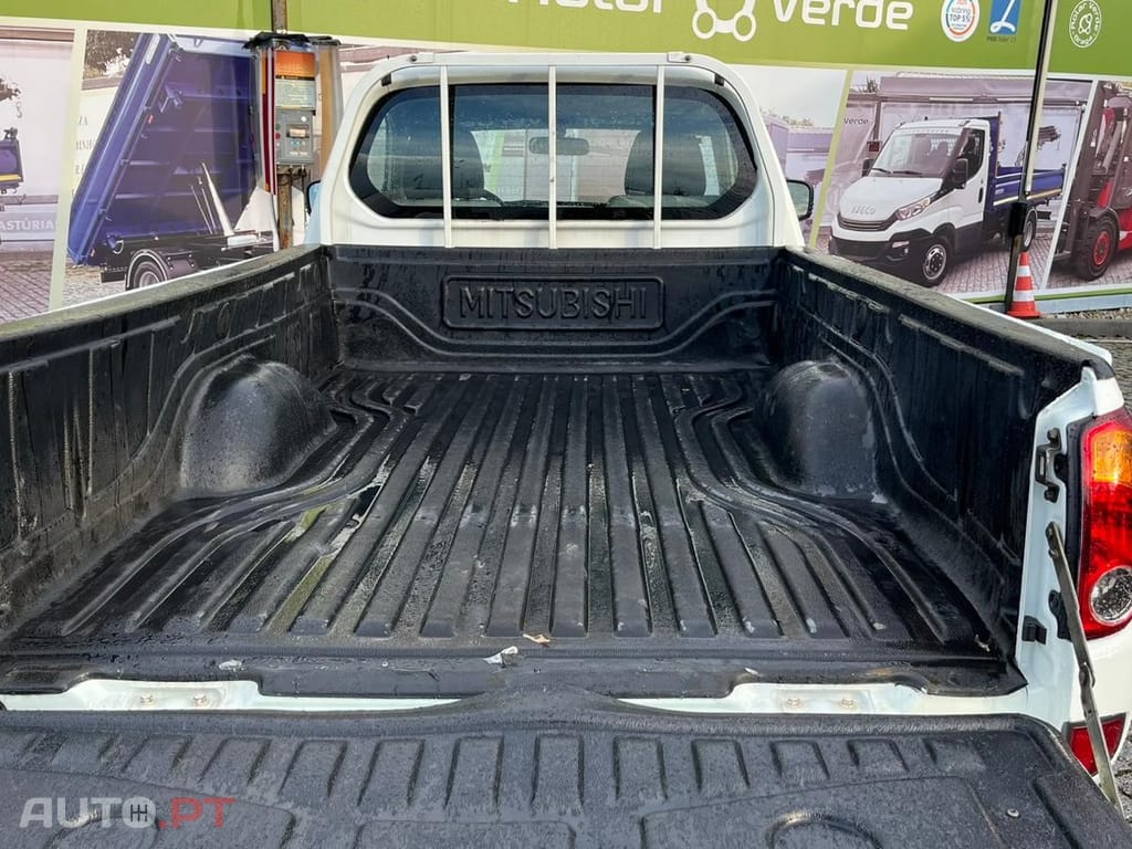 Mitsubishi L200 4X4  CAIXA COM 2250 mm