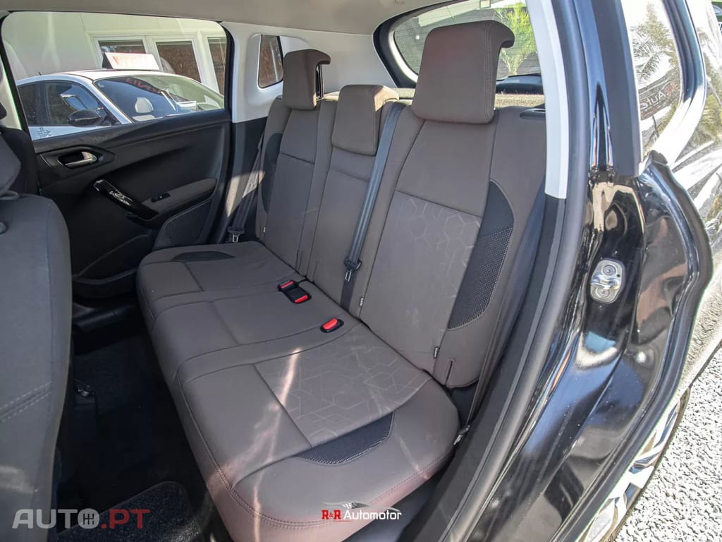 Peugeot 2008 1.2 VTi Active