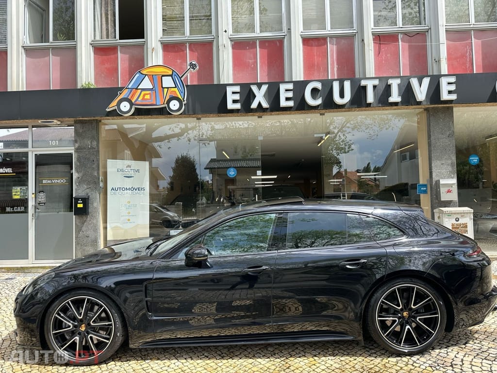 Porsche Panamera 4 E-Hybrid