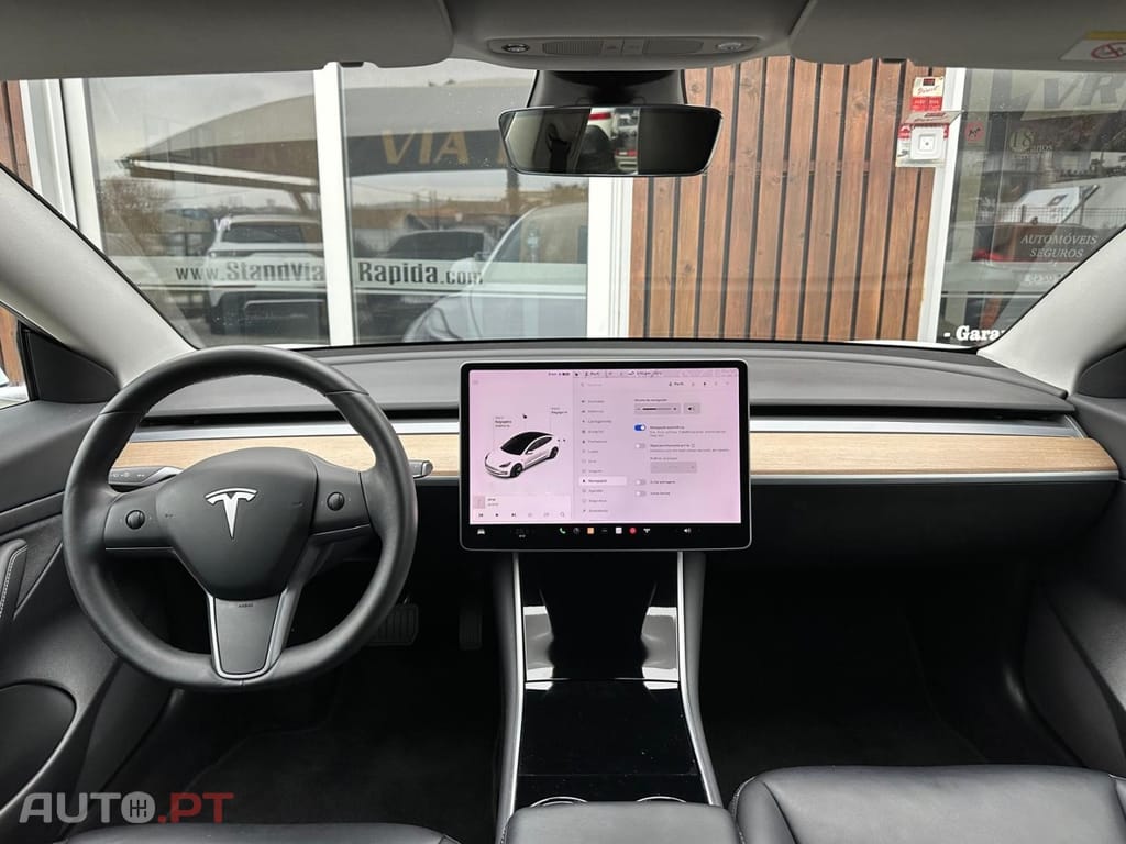 Tesla Model 3 Long-Range RWD