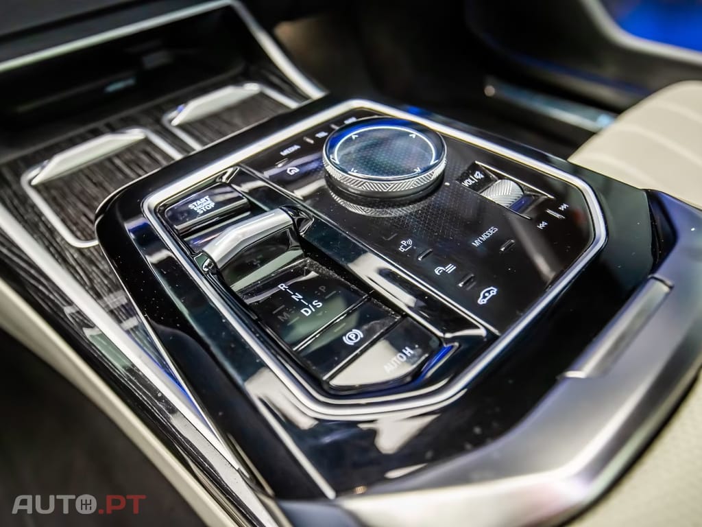 BMW 750 e xDrive M Sport