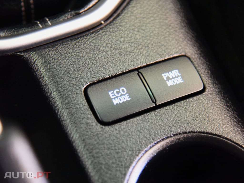 Toyota Hilux 2.4 D-4D 4WD Tracker 3L