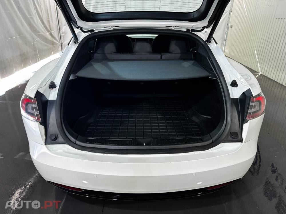 Tesla Model S Long Range AWD