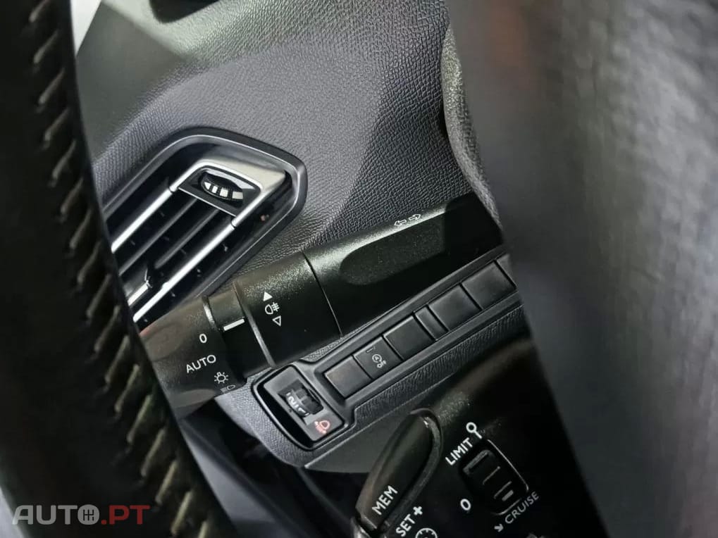 Peugeot 308 1.2 PureTech Active J17