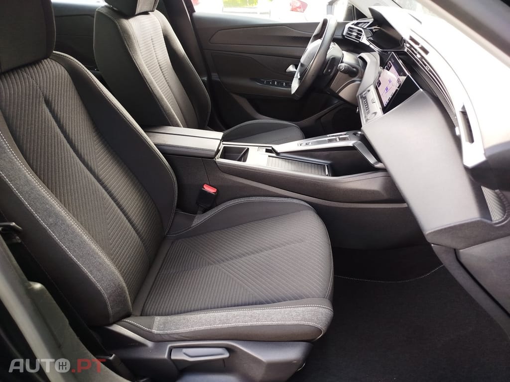 Peugeot 308 PureTech 130 EAT8 Active Pack