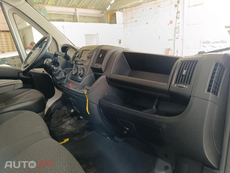 Peugeot Boxer 2.2 BlueHDi 335 - L2H2 IVA Dedutível