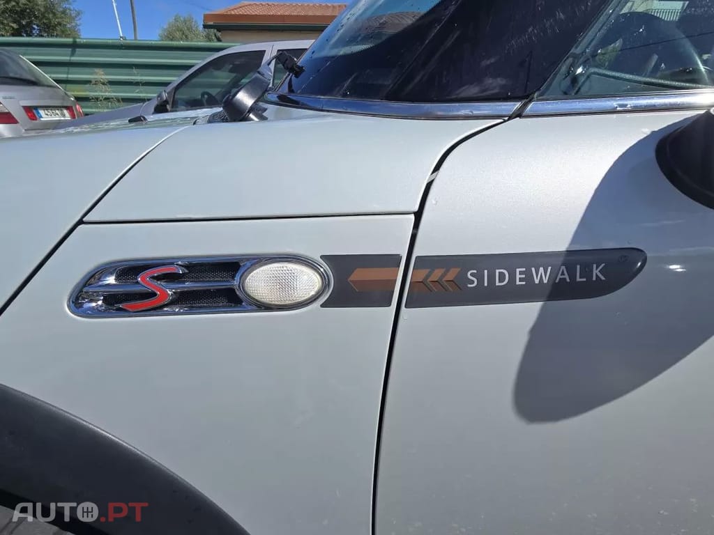 MINI MINI Cooper S Sidewalk
