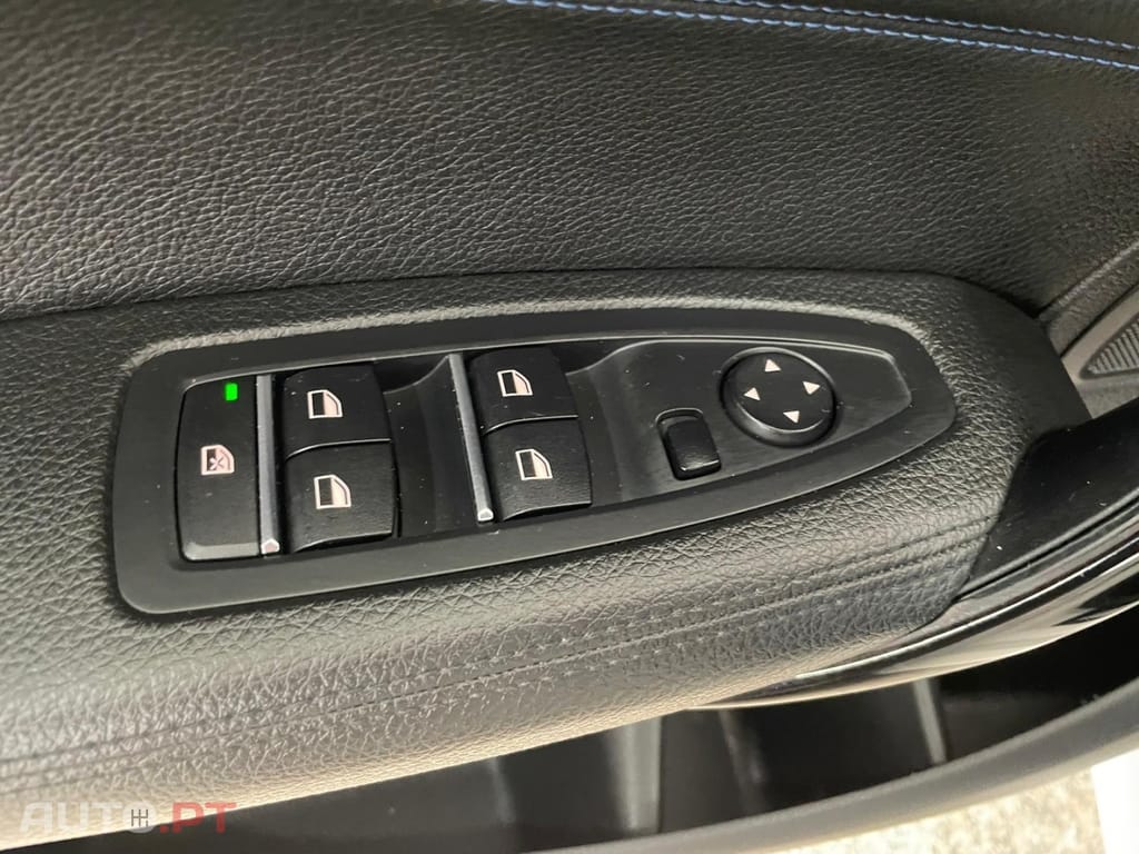 BMW 116 d Pack Desportivo M Auto
