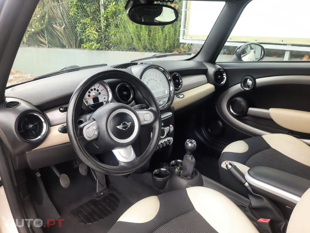 MINI Cooper Cooper D