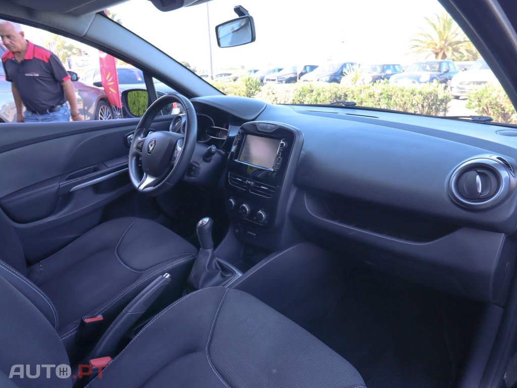 Renault Clio Sport Tourer 1.5 dCi Dynamique S — fotografia 9