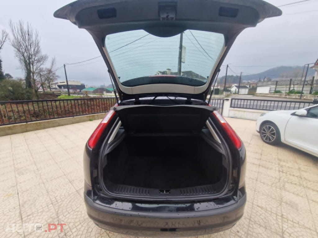 Ford Focus 1.6 Ti-VCT Ghia