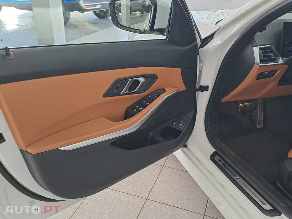 BMW 320 e Touring Pack Desportivo M Auto