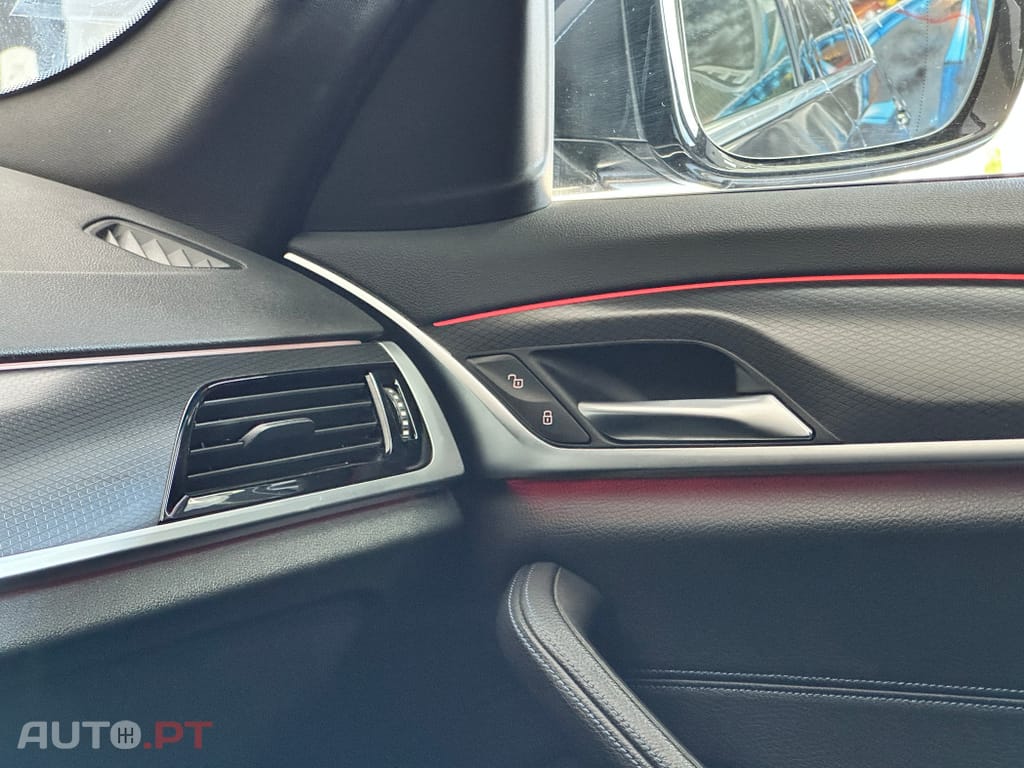 BMW 530 e Pack Desportivo M