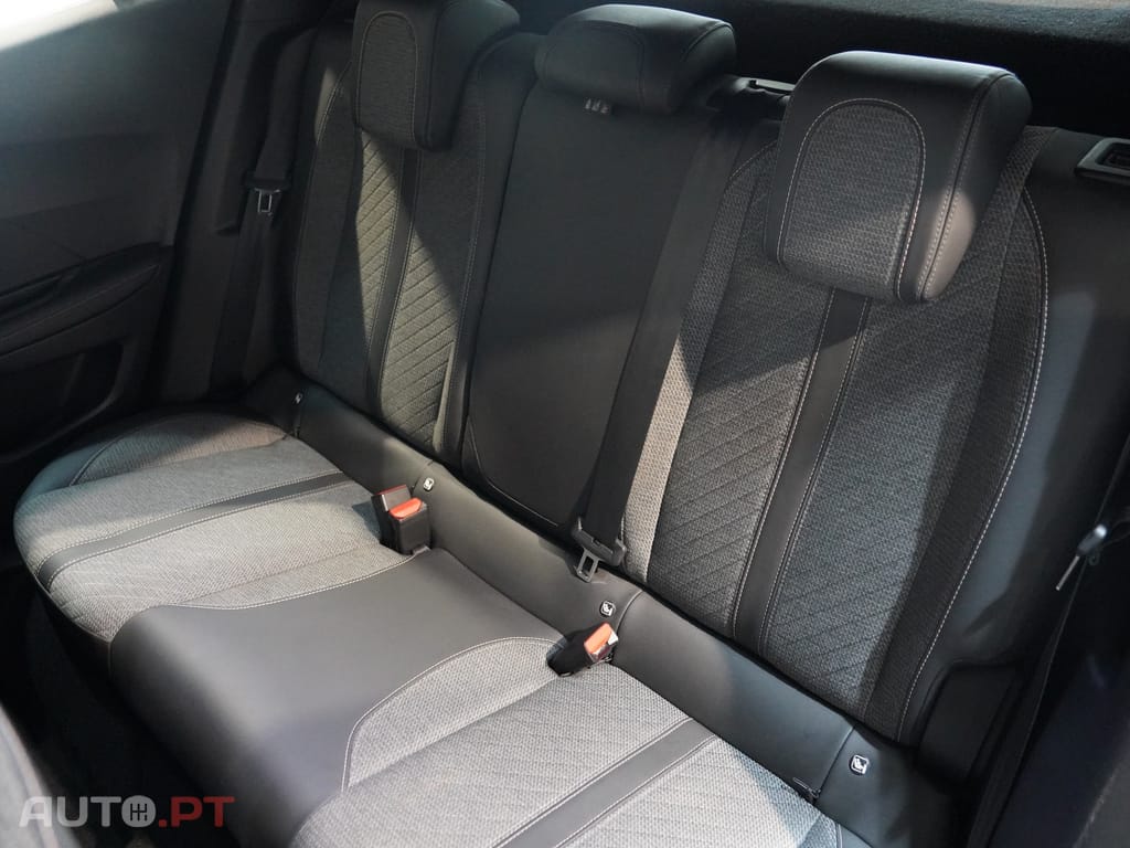 Peugeot 2008 1.2 PureTech Allure