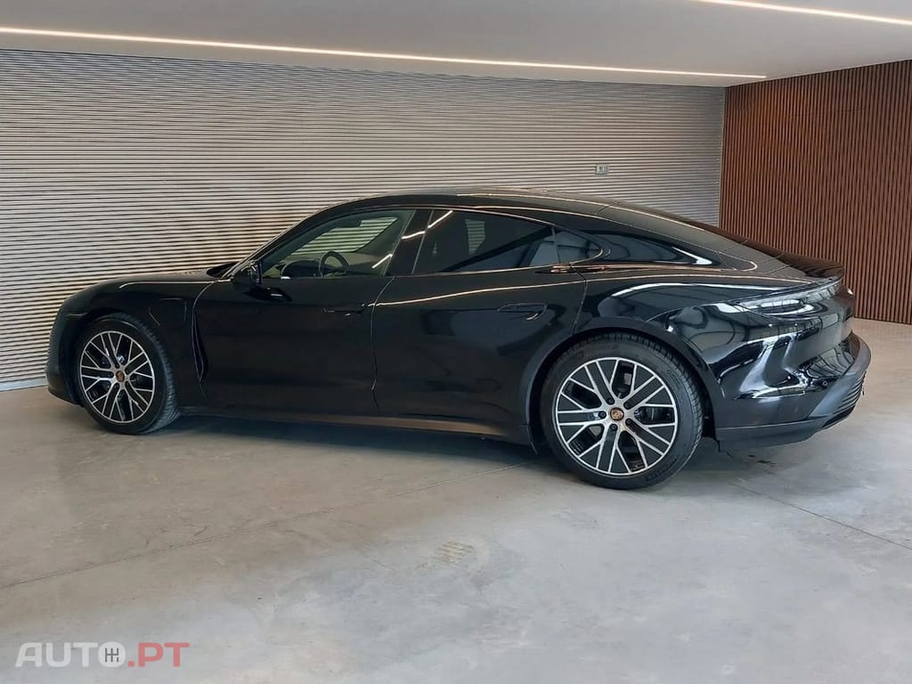 Porsche Taycan Standard
