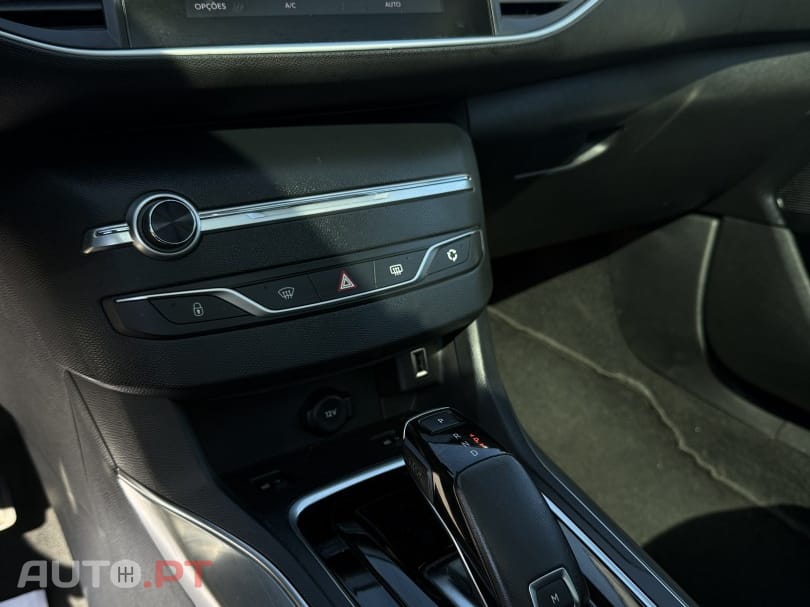 Peugeot 308 1.2 PureTech Allure EAT8