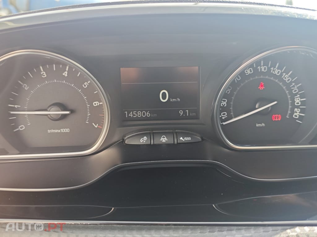 Peugeot 2008 1.2eTHP Allure