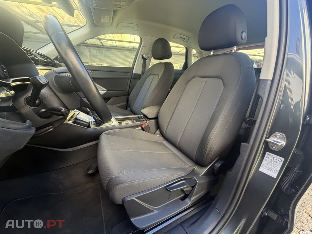 Audi Q3 45 TFSIe S line S tronic