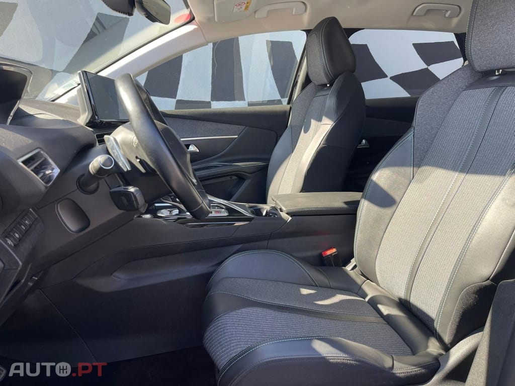 Peugeot 3008 1.6 Hybrid Allure Pack e-EAT8