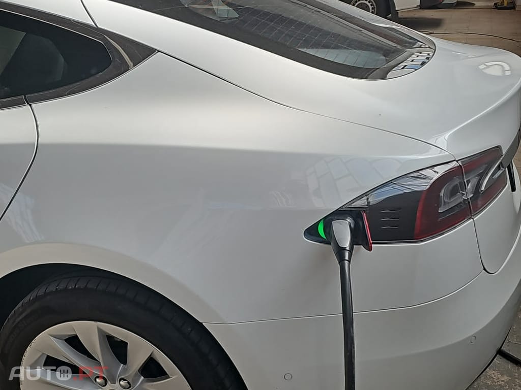 Tesla Model S Long Rang