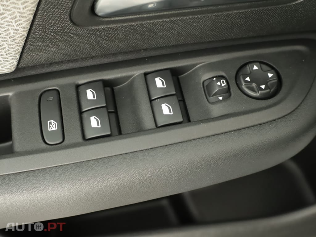 Citroen C4 C4 1.2 PureTech Plus EAT8