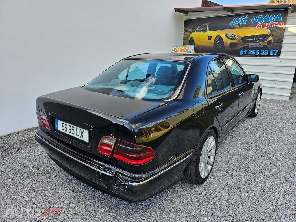 Mercedes-Benz E 220 CDI Avantgarde