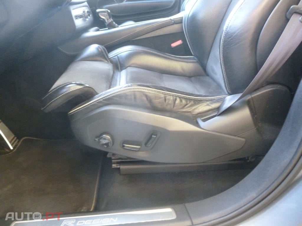 Volvo XC90 2.0 D4 R-Design Auto